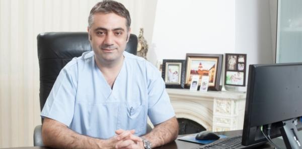 Dr. Chadi Muheidli: „Femeile nu trebuie sa astepte sa apara simptome ca sa ajunga la medicul ginecolog” Dr. Chadi Muheidli: „Femeile nu trebuie sa astepte sa apara simptome ca sa ajunga la medicul ginecolog”
