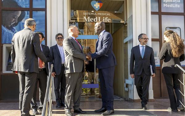 MedLife si IFC, intrevedere pentru consolidarea parteneriatului strategic de 2 decenii, cu obiectivul imbunatatirii sistemului medical din Romania MedLife si IFC, intrevedere pentru consolidarea parteneriatului strategic de 2 decenii, cu obiectivul imbunatatirii sistemului medical din Romania