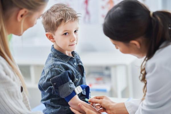Cand se fac analizele de sange la copii si de ce? Interviu cu Dna. Dr. Serafinceanu Nakisa, medic pediatru Cand se fac analizele de sange la copii si de ce? Interviu cu Dna. Dr. Serafinceanu Nakisa, medic pediatru