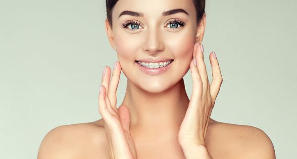 Tipuri de aparate dentare si situatiile in care sunt recomandate Tipuri de aparate dentare si situatiile in care sunt recomandate