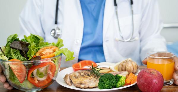 Pasi simpli catre o alimentatie sanatoasa Pasi simpli catre o alimentatie sanatoasa
