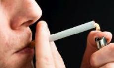 Barbatii care fumeaza inainte de a deveni parinti risca sa aiba copii cu astm