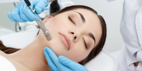 In ce consta microdermabraziunea faciala? In ce consta microdermabraziunea faciala?