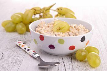 Musli de ovaz cu pere si struguri Musli de ovaz cu pere si struguri