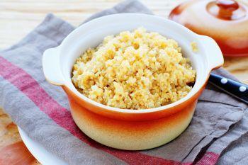Pilaf de mei, quinoa si linte Pilaf de mei, quinoa si linte
