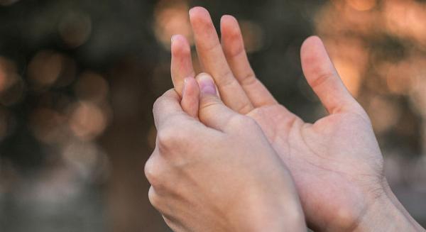 Riscurile intepaturii accidentale cu ace sau obiecte folosite Riscurile intepaturii accidentale cu ace sau obiecte folosite