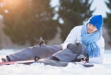 Recuperarea dupa accidentele la schi prelungeste viata articulatiilor genunchilor