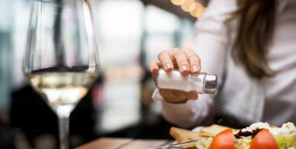 Metode de a reduce cantitatea de sare din alimentatie Metode de a reduce cantitatea de sare din alimentatie
