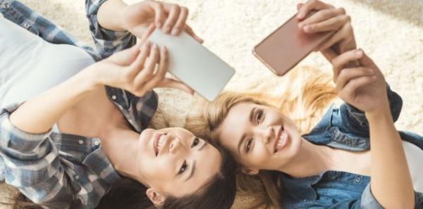 Iti faci fotografii zilnic? Afla de ce tulburare suferi daca nu rezisti tentatiei Iti faci fotografii zilnic? Afla de ce tulburare suferi daca nu rezisti tentatiei