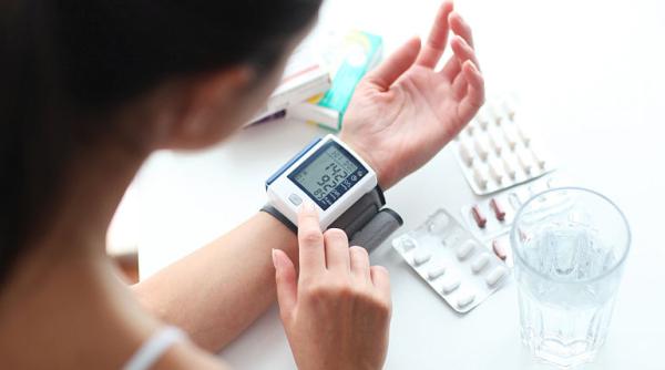 Legatura dintre tensiunea arteriala, dieta si greutatea corporala Legatura dintre tensiunea arteriala, dieta si greutatea corporala