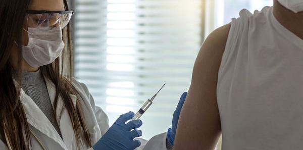 STUDIU. Persoanele vaccinate anti-COVID sunt protejate impotriva noilor tulpini STUDIU. Persoanele vaccinate anti-COVID sunt protejate impotriva noilor tulpini