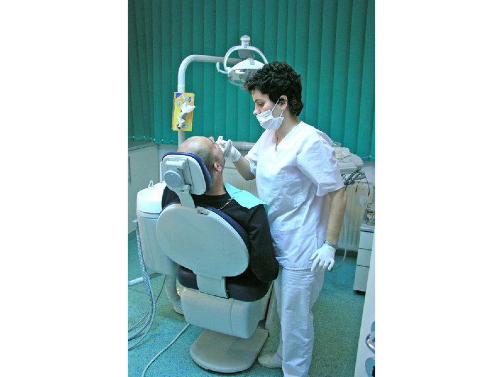 C.M.I. DentistulTau - cabinet7_09231704.jpg
