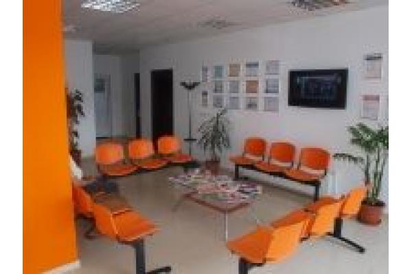 LaurusMedical Suceava - Sala_de_asteptare_Suceava.JPG