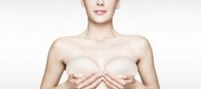 Câte tipuri de incizii există în cazul implantului mamar?