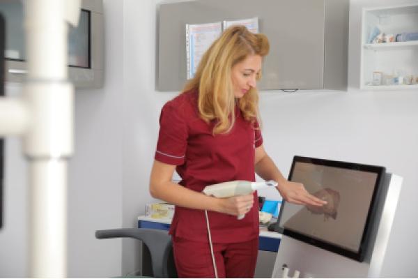 Clinica Dentara Victoria Pitesti - 3L4A6140.JPG
