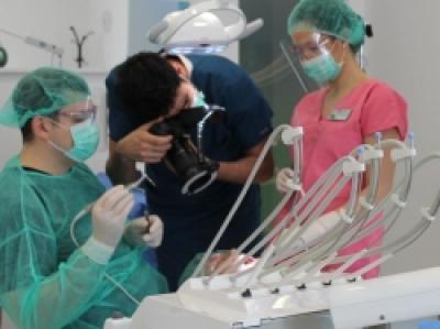 Tipuri de implanturi dentare