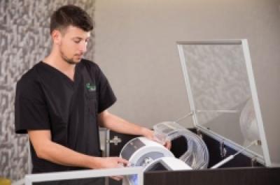 In clinicile dr. Leahu poti avea coroane si fatete dentare in 1 ora