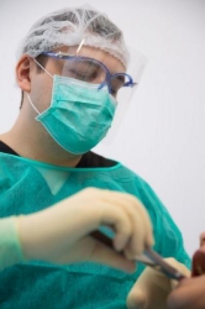 Implanturi dentare moderne si rapide, de la dr. Leahu