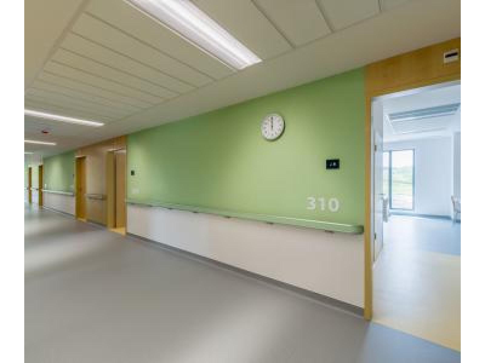 Spital de Recuperare Polaris Medical - RECEPTIE_HOL-2.jpg