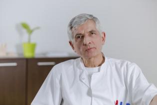 Prof. Univ. Dr. Ion Așchie, Medic primar chirurgie generală