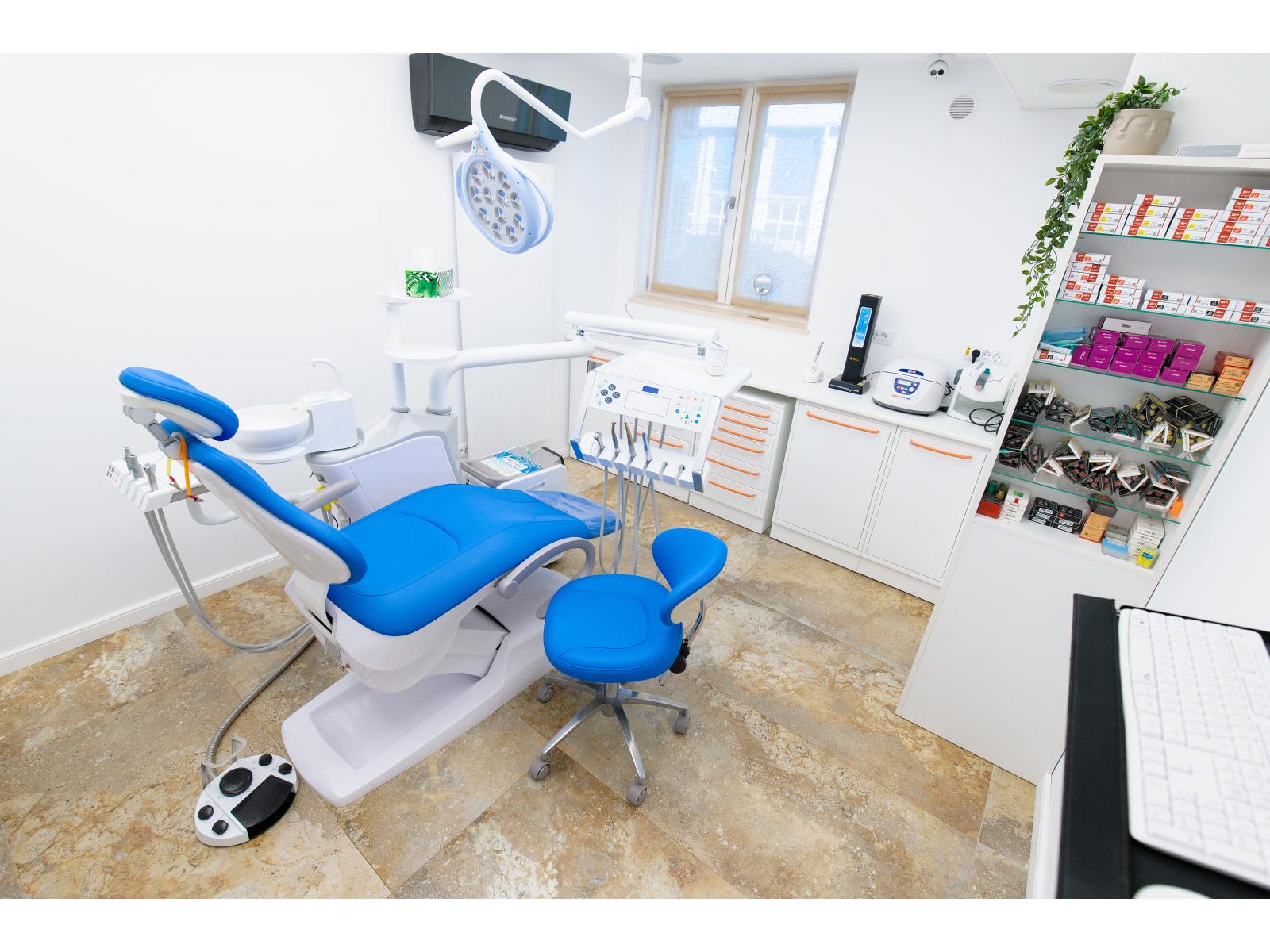Centrul de implantologie MARIODENT - by-BT-19.jpg