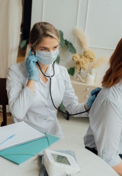 Consultatii de specialitate gratuite in specializarea geriatrie si gerontologie