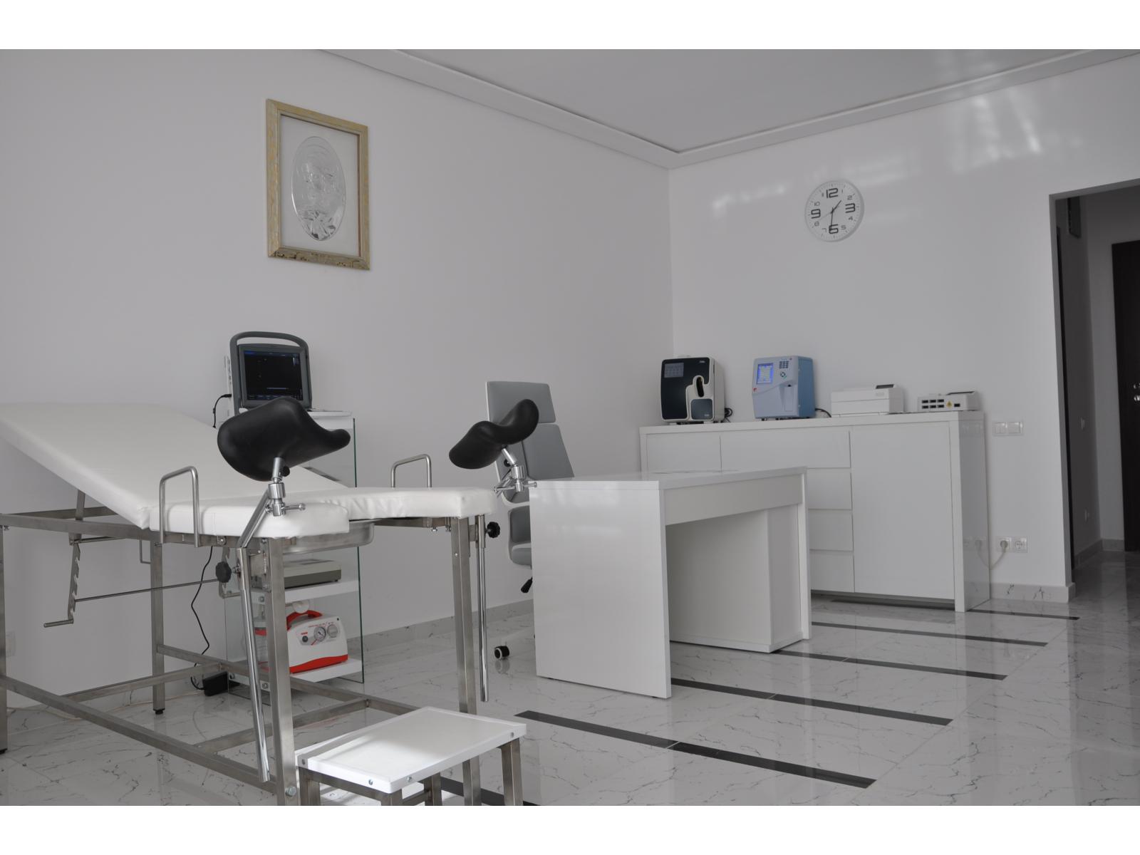 Spitalul Sfantul Sava - Salon_consultatii_2.JPG