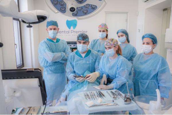 Dental Premier - dp-ghidare-implanturi-interventie.jpg