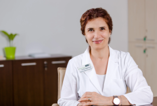 Dr.Cristina Farcaș, Medic specialist medicină internă și homeopatie