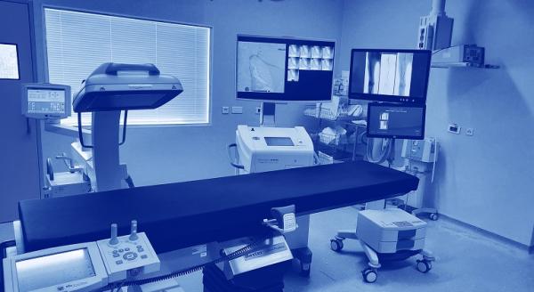 Tratamente chirurgicale complexe la Spitalul MedLife Brasov, in prima sala hibrida mobila din centrul tarii. Investitia depaseste 500.000 euro