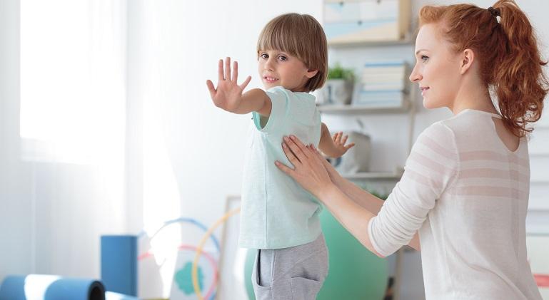 Scolioza la copii si adolescenti