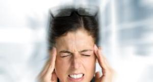 10 cauze surprinzatoare ale durerilor de cap