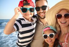 Ochelarii de soare – un accesoriu care poate da dependenta si sa-ti afecteze vederea