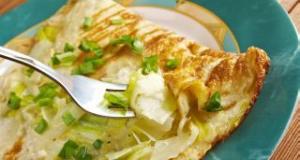 Omleta cu praz si branza Brie