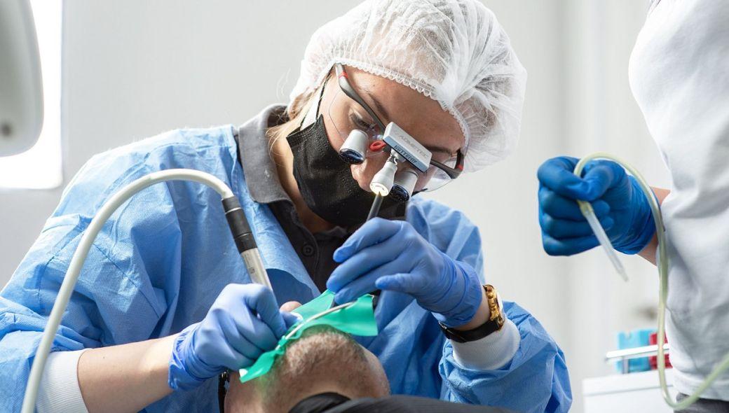 Aceeasi problema, planuri de tratament diferite: de ce clinicile stomatologice nu recomanda intotdeauna aceeasi solutie?