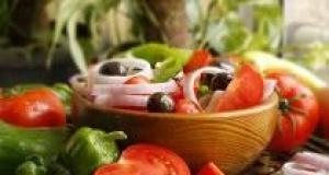 4 motive pentru a servi o salata zilnic