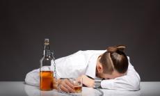 Sevrajul alcoolic: simptome, riscuri si cand este necesar tratamentul medical