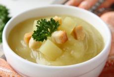 Supa crema de cartofi cu crutoane