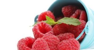 Crema de ricotta cu un continut scazut de grasimi si zmeura